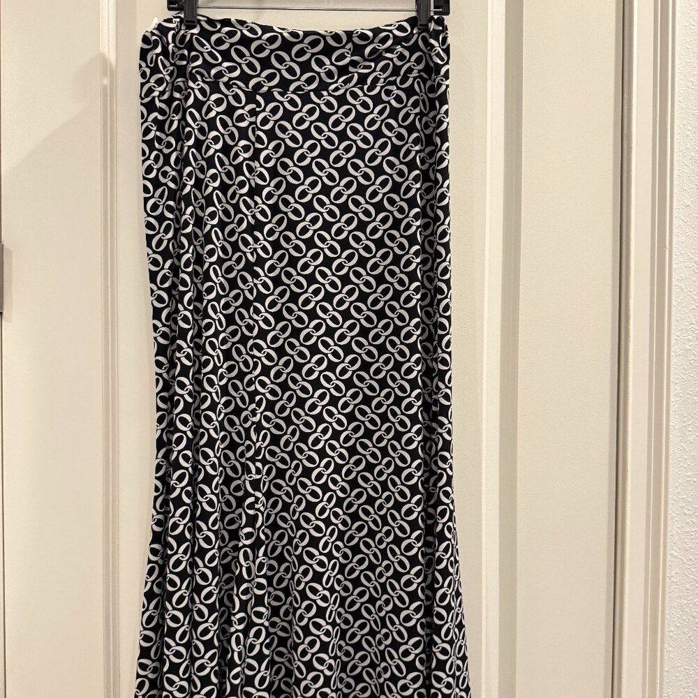 WHBM BLACK AND WHITE CHAIN LINK GRAPHIC MAXI SKIRT